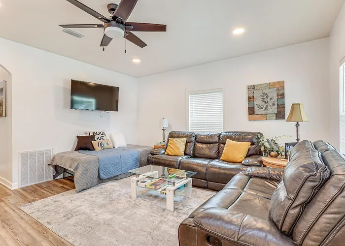 On 1 Acre W/ Large Yard & Grill! * Pensacola
