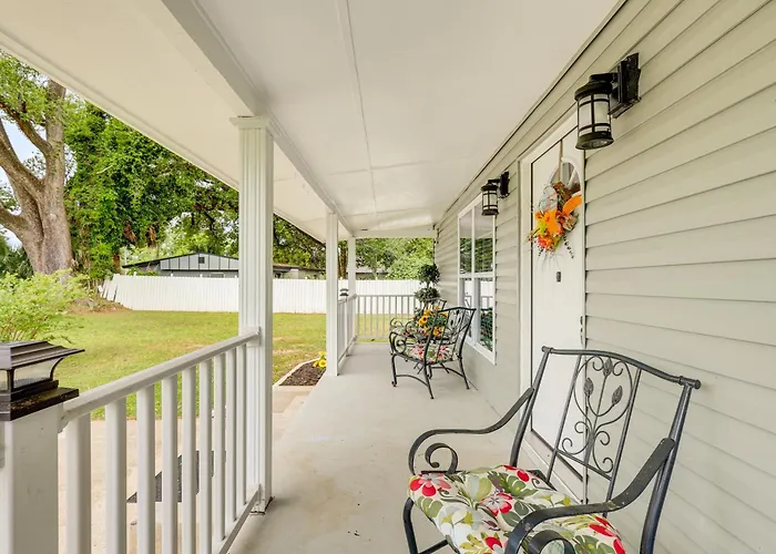 On 1 Acre W/ Large Yard & Grill! * Pensacola